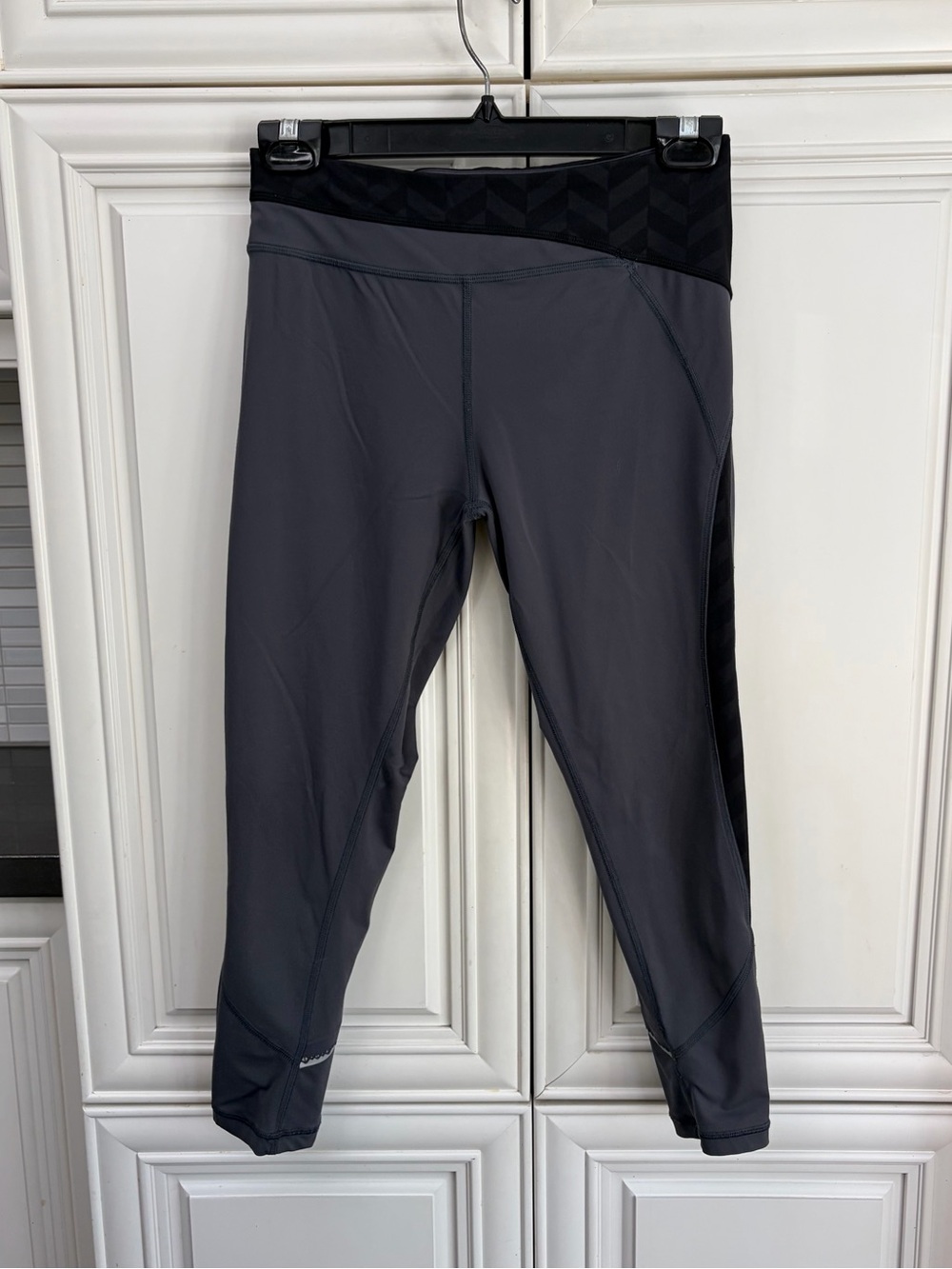 Ivivva by Lululemon girls crop leggings